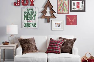 Creative Ways to Use Wall Decorations for a Merry Christmas