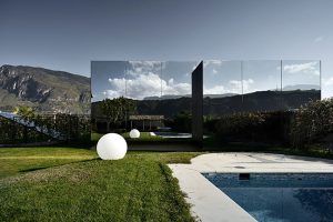 Mirror Marvels: Discovering the Beauty of Giant Reflective Surfaces