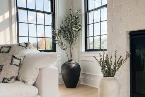 Maximizing Impact: Tips for Displaying a Large Floor Vase