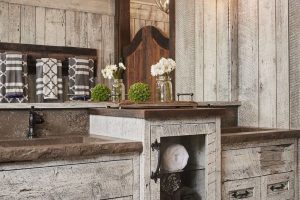 Farmhouse Chic: Upgrade Your Bathroom with Rustic Touches