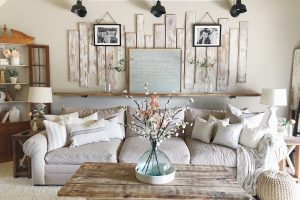 From Drab to Fab: Revamp Your Walls with Farmhouse Décor Accents